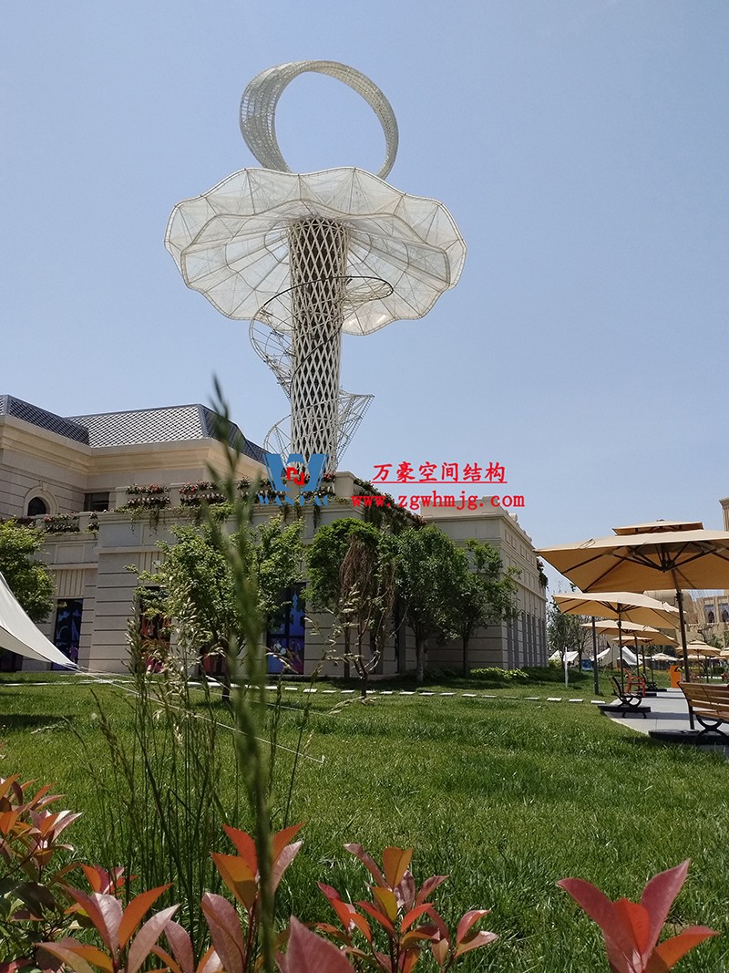 身姿輕盈，造型優(yōu)美的膜結(jié)構(gòu)建筑