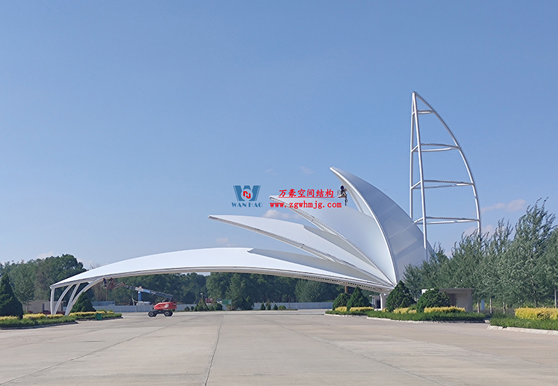 陜西定邊馬蓮灘沙漠公園鋼膜結(jié)構(gòu)工程“奮力快跑”，工程“進(jìn)度條”刷新了!