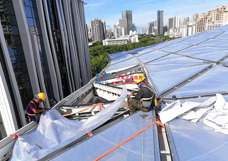 縱使烈日炎炎，腳步從未止歇！海南這個ETFE氣枕膜項目施工進度有最新消息