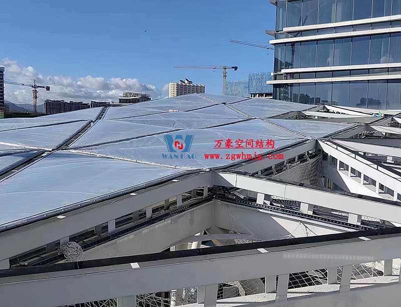 縱使烈日炎炎，腳步從未止歇！海南這個ETFE氣枕膜項目施工進度有最新消息