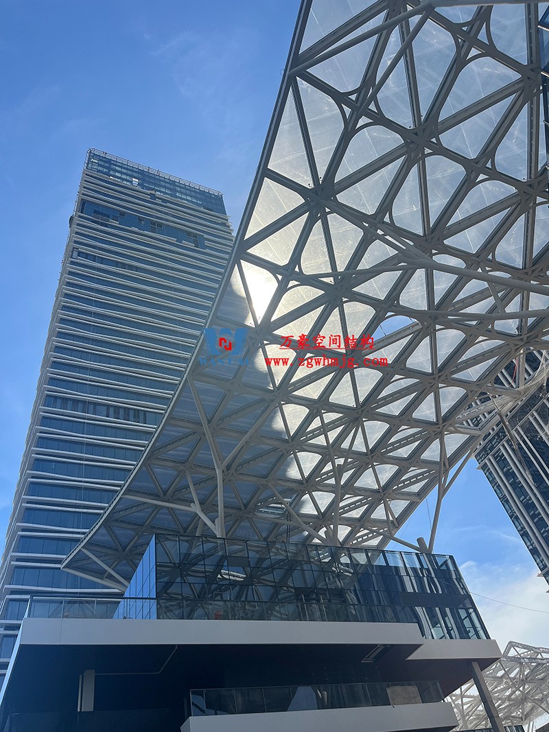 縱使烈日炎炎，腳步從未止歇！海南這個ETFE氣枕膜項目施工進度有最新消息