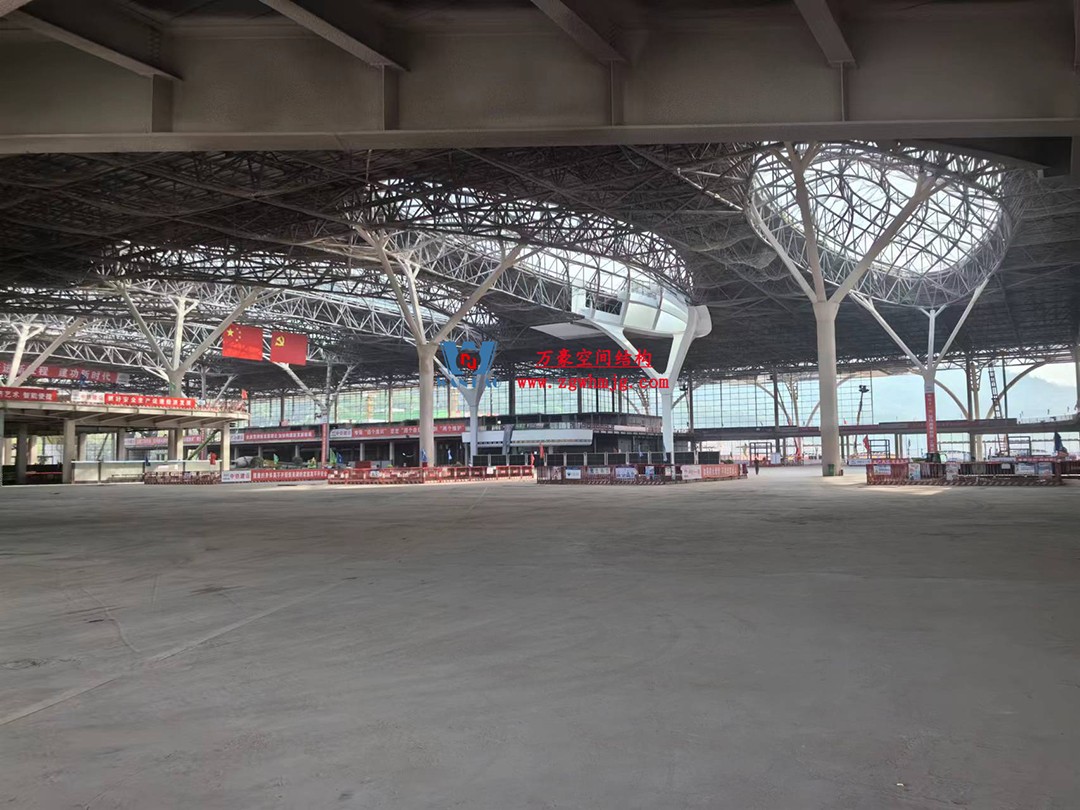 重慶東站站房正在加速建設(shè)，全力繪就項(xiàng)目新篇章