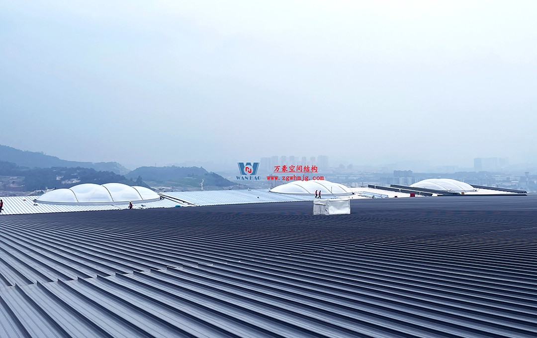 提檔提速，ETFE氣枕膜結(jié)構(gòu)天窗正在火熱施工安裝中